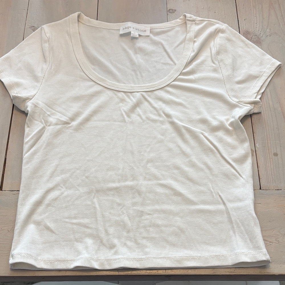 Sage + Stone Cream Short Sleeve Tee Size Large slight crop .. soft and stretchy